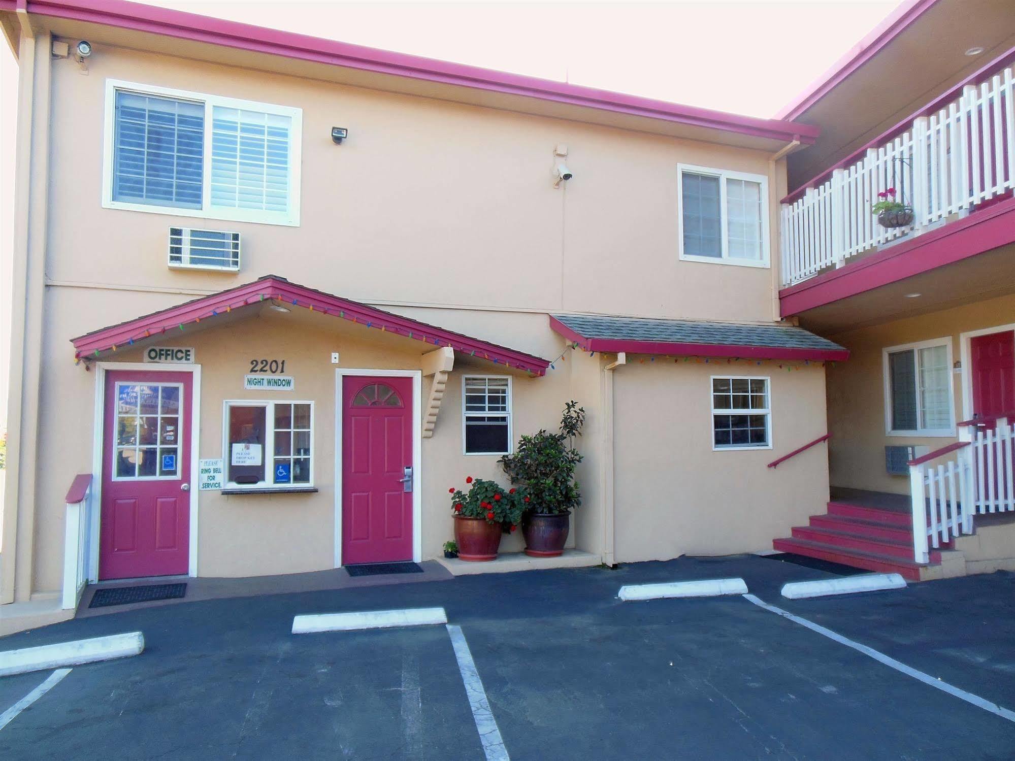 Sealamp Inn Seaside Exterior photo